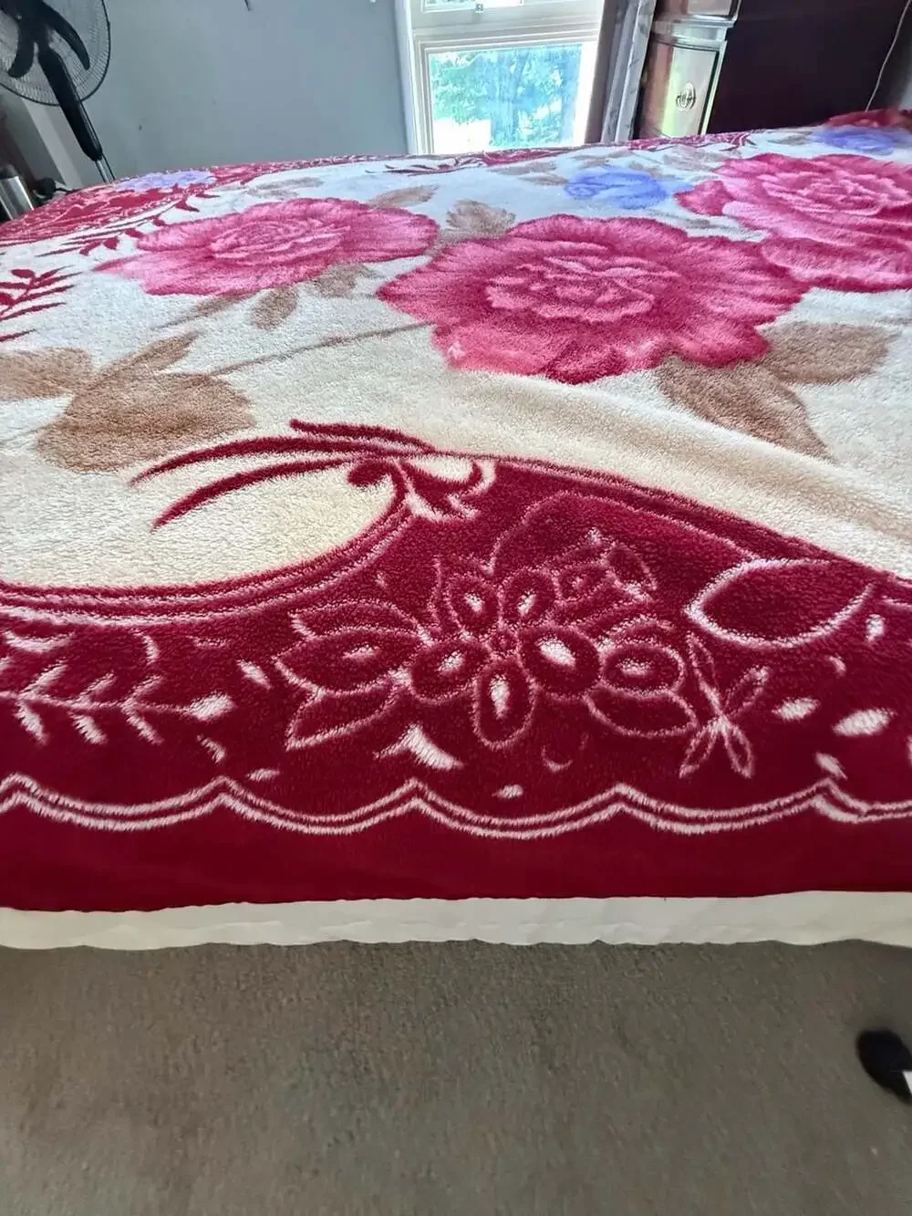 Vintage Korean-Style Heavyweight 2-Ply Raschel Floral Rose Print Plush Blanket